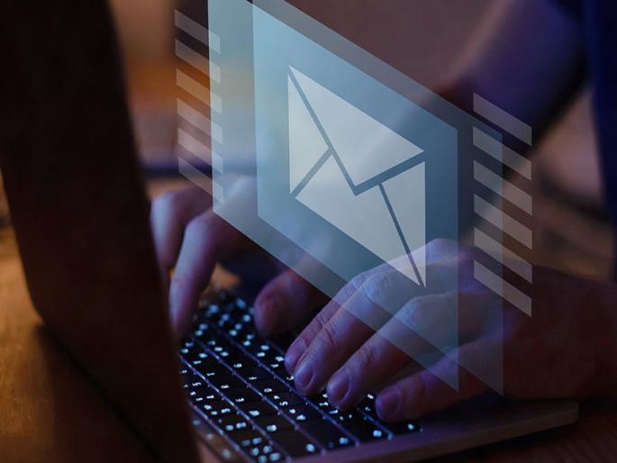 Believing fake emails became costly The businessman lost 27 lakhs | बनावट ईमेलवर विश्वास ठेवणे महागात पडले; व्यावसायिकाने २७ लाख गमावले Believing fake emails became costly The businessman lost 27 lakhs | बनावट ईमेलवर विश्वास ठेवणे महागात पडले; व्यावसायिकाने २७ लाख गमावले