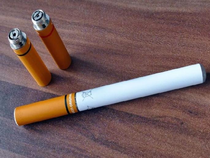 E-cigarette addiction to school students | शालेय विद्यार्थ्यांना ई-सिगारेटचे व्यसन E-cigarette addiction to school students | शालेय विद्यार्थ्यांना ई-सिगारेटचे व्यसन