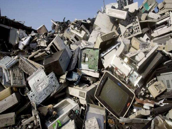 Plastic, processing e-waste, going home, taking money away from waste | प्लास्टिक, ई-कचऱ्यावर प्रक्रिया, घरी येऊन, पैसे मोजून घेऊन जाणार टाकाऊ पदार्थ  Plastic, processing e-waste, going home, taking money away from waste | प्लास्टिक, ई-कचऱ्यावर प्रक्रिया, घरी येऊन, पैसे मोजून घेऊन जाणार टाकाऊ पदार्थ