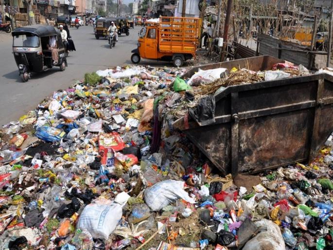 under the swachh mumbai campaign 102 metric tons debris and 70 metric tons of garbage bmc has been collected from in the last month in mumbai | ६३४ किमीचे रस्ते झाले चकाचक, १०२ टन राडारोडा गोळा : स्वच्छ मुंबई मोहीम सुरूच under the swachh mumbai campaign 102 metric tons debris and 70 metric tons of garbage bmc has been collected from in the last month in mumbai | ६३४ किमीचे रस्ते झाले चकाचक, १०२ टन राडारोडा गोळा : स्वच्छ मुंबई मोहीम सुरूच
