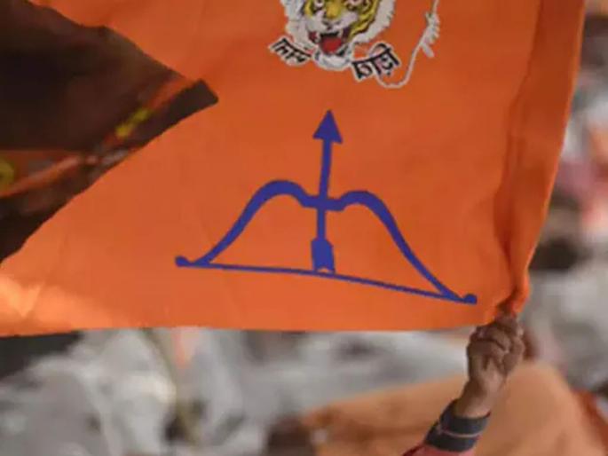 arrests two including Dombivali Shiv Sena city chief; Charges of stealing money: One day's custody | शिवसेना शहरप्रमुखासह दोघांना अटक; पैसे चोरल्याच्या आरोप : एक दिवसाची कोठडी arrests two including Dombivali Shiv Sena city chief; Charges of stealing money: One day's custody | शिवसेना शहरप्रमुखासह दोघांना अटक; पैसे चोरल्याच्या आरोप : एक दिवसाची कोठडी