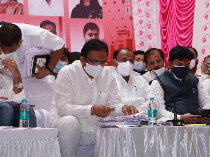 'Keep the Shivsena away'; Activists' tone in NCP's Pariwar Sanwad | 'सेनेला ठेवा दूर'; राष्ट्रवादीच्या परिवार संवादात कार्यकर्त्यांचा सूर 'Keep the Shivsena away'; Activists' tone in NCP's Pariwar Sanwad | 'सेनेला ठेवा दूर'; राष्ट्रवादीच्या परिवार संवादात कार्यकर्त्यांचा सूर