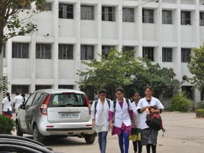 A 'watch' will be kept on all medical colleges in the state | राज्यातील सर्व मेडिकल कॉलेजवर ‘वॉच’ ठेवणार; प्राध्यापक लेक्चर्सच्या ‘पळवापळवीवर’ अंकुश  A 'watch' will be kept on all medical colleges in the state | राज्यातील सर्व मेडिकल कॉलेजवर ‘वॉच’ ठेवणार; प्राध्यापक लेक्चर्सच्या ‘पळवापळवीवर’ अंकुश