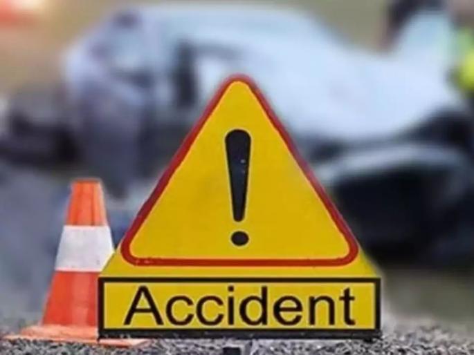 Lost consciousness while making reels; Jain Muni was hit by a bike at jintur | रिल्स बनवताना तरुणांचे हरपले भान; जैन मुनींना दुचाकीची धडक Lost consciousness while making reels; Jain Muni was hit by a bike at jintur | रिल्स बनवताना तरुणांचे हरपले भान; जैन मुनींना दुचाकीची धडक