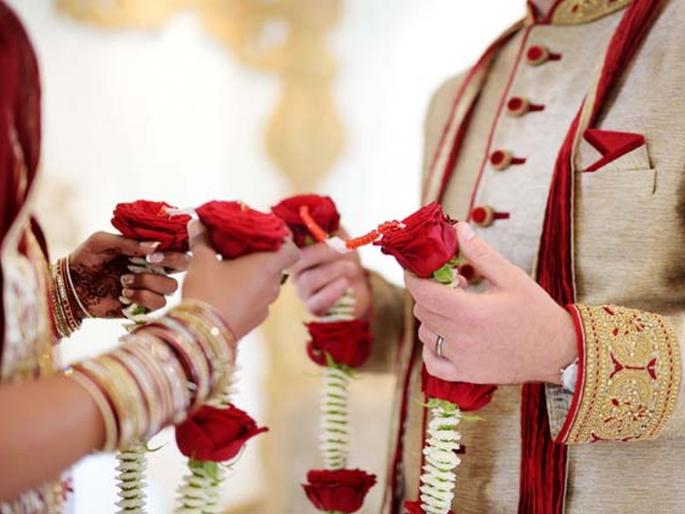 Unique wedding ceremony in Haryana: The bride and groom are also blind | हरयाणात अनोखा विवाह सोहळा : नवरा-नवरी आणि वऱ्हाडीही दृष्टिहीन Unique wedding ceremony in Haryana: The bride and groom are also blind | हरयाणात अनोखा विवाह सोहळा : नवरा-नवरी आणि वऱ्हाडीही दृष्टिहीन