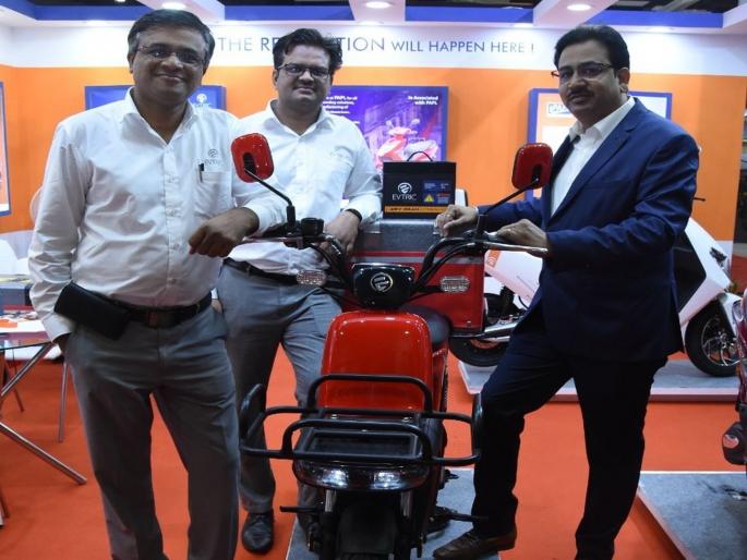 Unveiling of B2B electric delivery scooter 'Evitric Connect' | बी२बी इलेक्ट्रिक डिलिव्हरी स्कूटर 'ईव्हीट्रिक कनेक्टचे' अनावरण Unveiling of B2B electric delivery scooter 'Evitric Connect' | बी२बी इलेक्ट्रिक डिलिव्हरी स्कूटर 'ईव्हीट्रिक कनेक्टचे' अनावरण