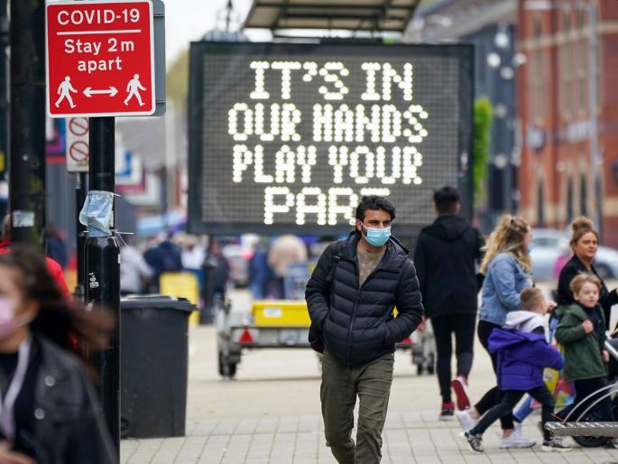 CoronaVirus: Third Wave peak in Britain; Reached a six-month high, a concern for India | CoronaVirus: ब्रिटनमध्ये तिसऱ्या लाटेचे थैमान; सहा महिन्यांचा उच्चांक गाठला, भारतासाठी चिंतेचे CoronaVirus: Third Wave peak in Britain; Reached a six-month high, a concern for India | CoronaVirus: ब्रिटनमध्ये तिसऱ्या लाटेचे थैमान; सहा महिन्यांचा उच्चांक गाठला, भारतासाठी चिंतेचे