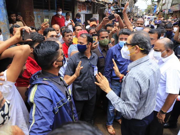 uddhav thackeray : 'We are getting help from the Center, I have talked to the Prime Minister and Home Minister', cm uddhav thackeray in chiplun | uddhav thackeray : 'केंद्राकडूनही मदत मिळतेय, पंतप्रधान अन् गृहमंत्र्यांसोबत माझं बोलणं झालंय' uddhav thackeray : 'We are getting help from the Center, I have talked to the Prime Minister and Home Minister', cm uddhav thackeray in chiplun | uddhav thackeray : 'केंद्राकडूनही मदत मिळतेय, पंतप्रधान अन् गृहमंत्र्यांसोबत माझं बोलणं झालंय'
