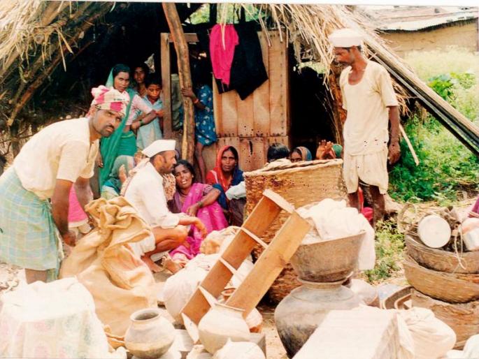 Killari Earthquake: Home Sufficient but Land Acquired, story of killari earthquake victim | Killari Earthquake : घर पुरेना, जमीन मिळेना, 25 वर्षानंतरही पीडितांची पडझड सुरूच Killari Earthquake: Home Sufficient but Land Acquired, story of killari earthquake victim | Killari Earthquake : घर पुरेना, जमीन मिळेना, 25 वर्षानंतरही पीडितांची पडझड सुरूच