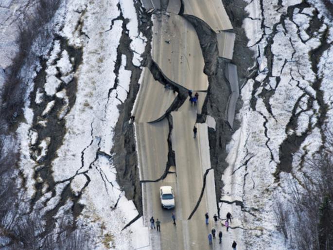 devastating earthquake may hit india by the end of 2020 | २०२० च्या अखेरपर्यंत भारतात भयानक भूकंप होणार; वैज्ञानिकांकडून धोक्याचा इशारा devastating earthquake may hit india by the end of 2020 | २०२० च्या अखेरपर्यंत भारतात भयानक भूकंप होणार; वैज्ञानिकांकडून धोक्याचा इशारा