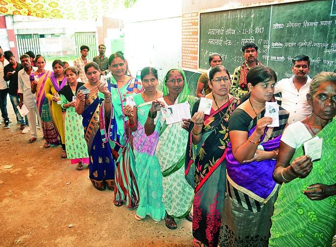 Maharashtra Assembly Election 2019: Nagpur East slows till dusk | Maharashtra Assembly Election 2019  : नागपूर पूर्वेमध्ये सायंकाळपर्यंत संथगती Maharashtra Assembly Election 2019: Nagpur East slows till dusk | Maharashtra Assembly Election 2019  : नागपूर पूर्वेमध्ये सायंकाळपर्यंत संथगती