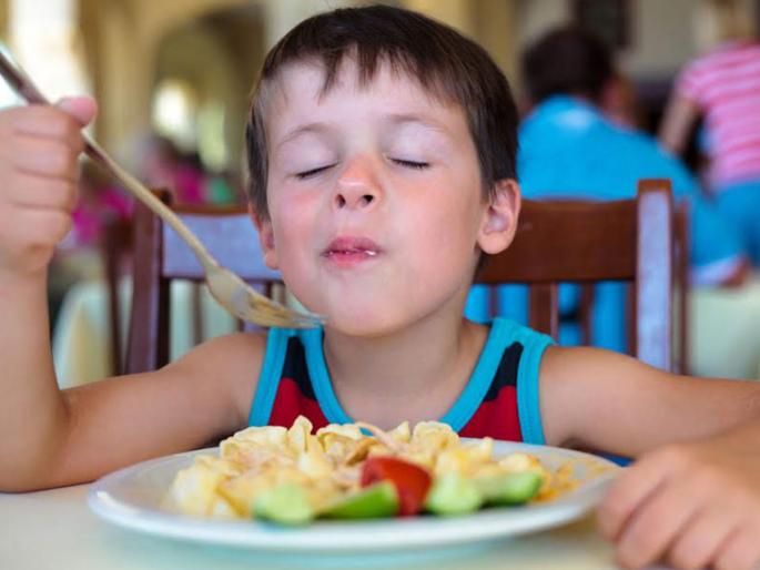 Include these things in children's diets; Kids will be brilliant and smart | मुलांच्या आहारात समाविष्ट करा या गोष्टी; मुलं होतील तल्लख आणि हुशार Include these things in children's diets; Kids will be brilliant and smart | मुलांच्या आहारात समाविष्ट करा या गोष्टी; मुलं होतील तल्लख आणि हुशार