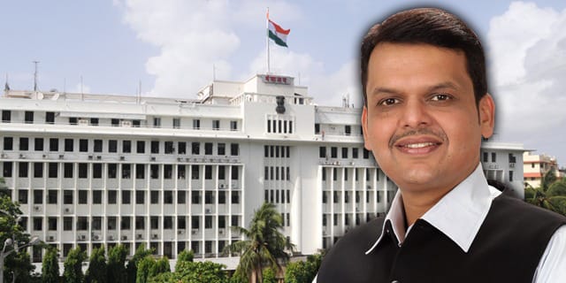 Chief Minister's Assistance Fund collected Rs. 20 crore in two days for flood victims | 'या' लोकांमुळे मुख्यमंत्री सहाय्यता निधीत पूरग्रस्तांसाठी जमले 2 दिवसांत 20 कोटी रुपये  