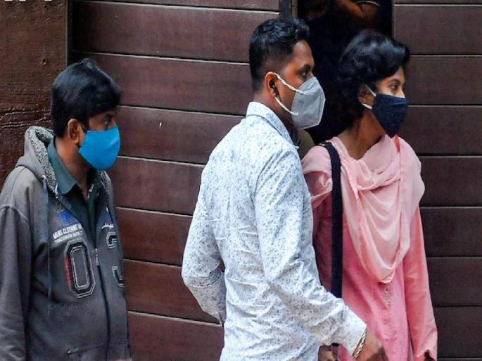 CBI and ED issue summons to 6 officials | निवडणुकीच्या धामधुमीत ६ अधिकाऱ्यांना सीबीआय आणि ईडीने बजावले समन्स