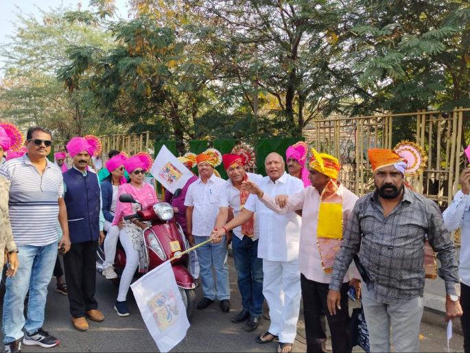 The 100th Divisional Theater Conference in Solapur was celebrated with a motorcycle rally | मोटरसायकल रॅलीने सोलापुरातील शंभराव्या विभागीय नाट्यसंमेलनाचा झाला जागर The 100th Divisional Theater Conference in Solapur was celebrated with a motorcycle rally | मोटरसायकल रॅलीने सोलापुरातील शंभराव्या विभागीय नाट्यसंमेलनाचा झाला जागर