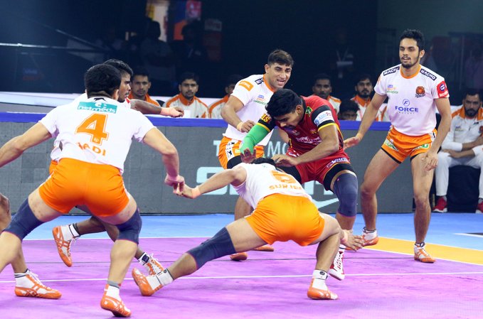 Pro Kabaddi: Puneri paltan win over Bengaluru bulls | प्रो कबड्डी : पुणेरी पलटण पडली भारी, बंगळुरुवर मिळवला विजय Pro Kabaddi: Puneri paltan win over Bengaluru bulls | प्रो कबड्डी : पुणेरी पलटण पडली भारी, बंगळुरुवर मिळवला विजय