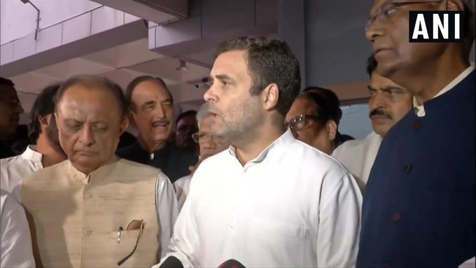 Rahul Gandhi, along with opposition, were sent back from Srinagar | राहुल गांधींसह विरोधकांना श्रीनगरहून परत पाठविले Rahul Gandhi, along with opposition, were sent back from Srinagar | राहुल गांधींसह विरोधकांना श्रीनगरहून परत पाठविले