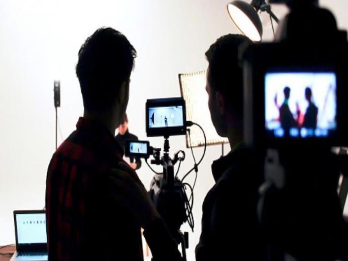 ED raids Noida couple for spying on models on social media, shooting adlut content at home | सोशल मीडियातून मॉडेल हेरायचे, घरात शूटींग करायचे मग...; नोएडातील जोडप्यावर ED ची धाड ED raids Noida couple for spying on models on social media, shooting adlut content at home | सोशल मीडियातून मॉडेल हेरायचे, घरात शूटींग करायचे मग...; नोएडातील जोडप्यावर ED ची धाड