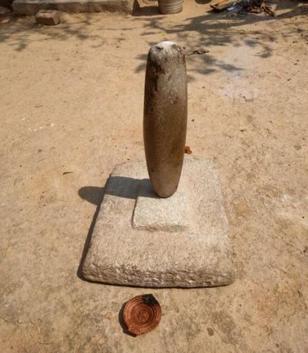 The Different way of fight with corona; villagers applying in Gondia district | Corona Virus in Gondia; कोरोनाशी दोन हात 'असेही'; गोंदियातील ग्रामस्थांच्या आगळ्यावेगळ्या श्रद्धा The Different way of fight with corona; villagers applying in Gondia district | Corona Virus in Gondia; कोरोनाशी दोन हात 'असेही'; गोंदियातील ग्रामस्थांच्या आगळ्यावेगळ्या श्रद्धा