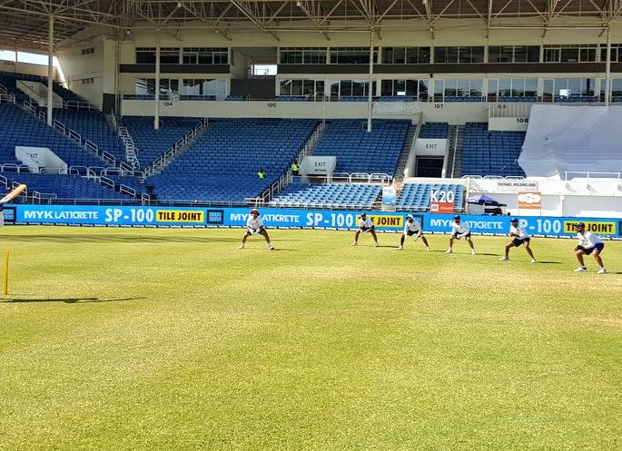 India vs West Indies, 2nd test: How many slips players can the Indian team put in today... | India vs West Indies, 2 nd test : भारतीय संघ आज किती खेळाडू स्लिपमध्ये लावू शकतो, पाहा आणि सांगा...