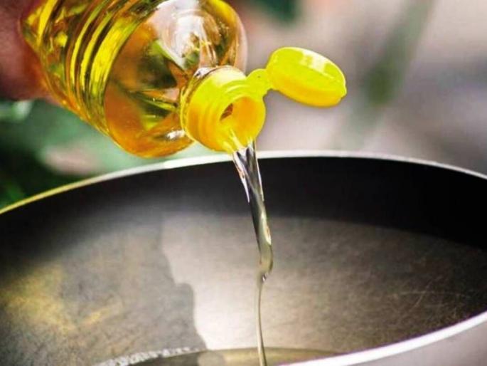 Rs 10 per kg increase in edible oil in a week! | आठवडाभरात खाद्यतेलात किलोमागे १० रुपयांची वाढ! Rs 10 per kg increase in edible oil in a week! | आठवडाभरात खाद्यतेलात किलोमागे १० रुपयांची वाढ!
