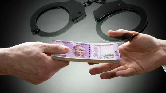 Demanding ransom of five lakhs towards the married; Vashi types | विवाहितेकडे पाच लाखांच्या खंडणीची मागणी; वाशीतील प्रकार