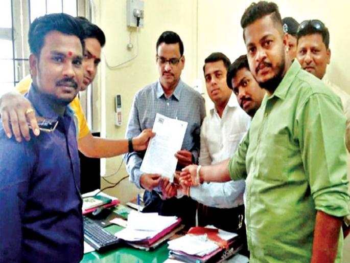 Fee Rs 100, students only 20; Education market from Paranita Shikshan Sanstha | फी १०० रुपये, विद्यार्थी फक्त २०; परप्रांतीय शिक्षण संस्थेकडून शिक्षणाचा बाजार