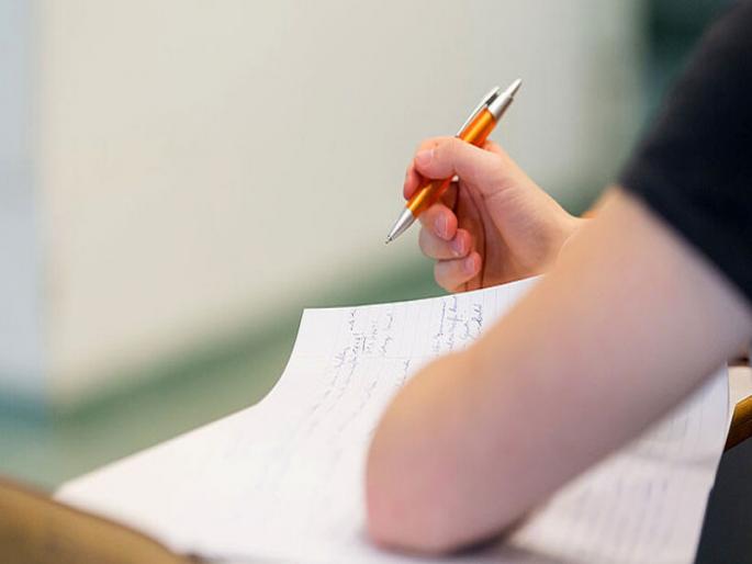 ssc result your progress has been passed Hearing the result parents eyes were filled with tears | "दादा, तुमची प्रगती पास झाली...! निकाल ऐकला अन् आई-वडिलांचे डोळे डबडबले