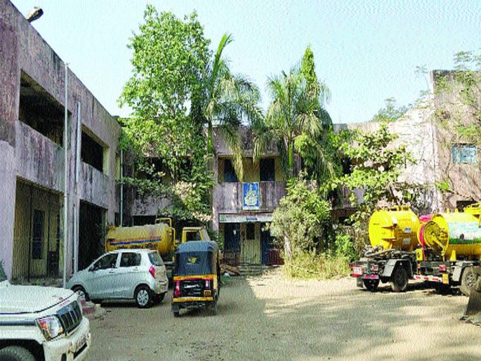 Student number drop in Panvel municipal school | पनवेल महानगरपालिका शाळेतील पटसंख्या घसरली Student number drop in Panvel municipal school | पनवेल महानगरपालिका शाळेतील पटसंख्या घसरली