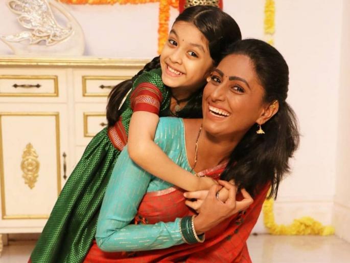 'Rang Mazha Vegla' fame Karthiki became Deepa's guru , lessons learned while giving | 'रंग माझा वेगळा'मधील चिमुरडी कार्तिकी चक्क बनली दीपाची गुरू, देताना दिसली या गोष्टीचे धडे 'Rang Mazha Vegla' fame Karthiki became Deepa's guru , lessons learned while giving | 'रंग माझा वेगळा'मधील चिमुरडी कार्तिकी चक्क बनली दीपाची गुरू, देताना दिसली या गोष्टीचे धडे