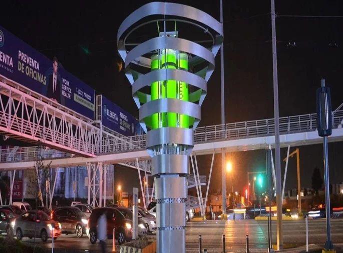 Engineers create robotic tree; Around 2890 people will get pure air | इंजिनिअरांनी तयार केला कृत्रिम कल्पवृक्ष; तब्बल 2890 लोकांना देणार शुद्ध हवा Engineers create robotic tree; Around 2890 people will get pure air | इंजिनिअरांनी तयार केला कृत्रिम कल्पवृक्ष; तब्बल 2890 लोकांना देणार शुद्ध हवा