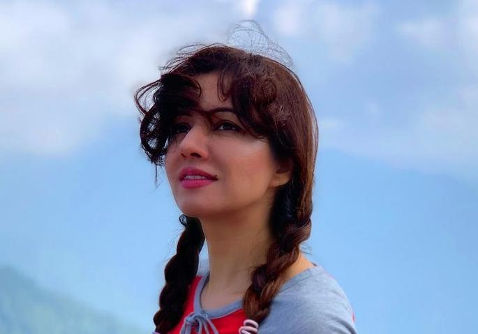pakistani pop singer rabi pirzada left the industry after nude photos were leaked | न्यूड व्हिडीओ लीक झाल्यानंतर या पॉप सिंगरने सोडली इंडस्ट्री pakistani pop singer rabi pirzada left the industry after nude photos were leaked | न्यूड व्हिडीओ लीक झाल्यानंतर या पॉप सिंगरने सोडली इंडस्ट्री