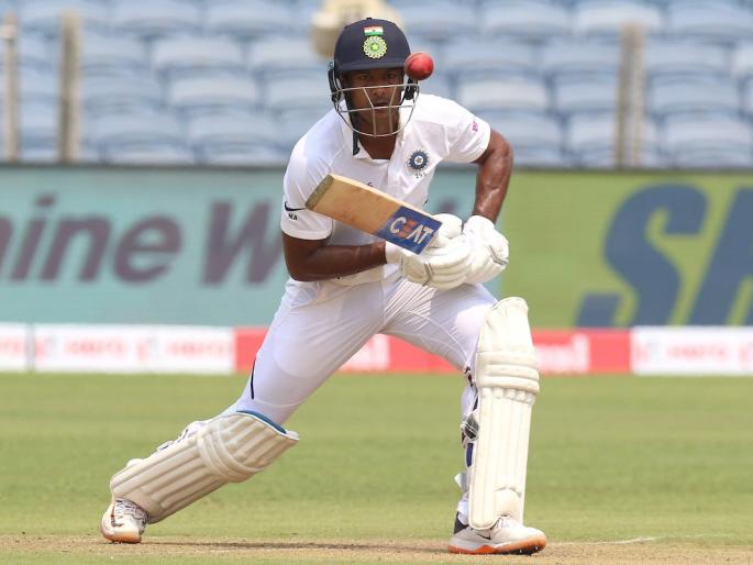 India vs South Africa, 2nd Test: Due to bad light, day game stopped, India is 273 for 3 | India vs South Africa, 2nd Test : अंधुक प्रकाशामुळे पहिल्या दिवसाचा खेळ थांबवला, भारत 3 बाद 273