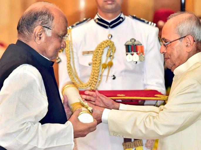 India loses brave son, pays tribute to Pranab Mukherjee from Sharad Pawar | देशाने शूर पुत्र गमावला, शरद पवारांकडून प्रणव मुखर्जींना श्रद्धांजली India loses brave son, pays tribute to Pranab Mukherjee from Sharad Pawar | देशाने शूर पुत्र गमावला, शरद पवारांकडून प्रणव मुखर्जींना श्रद्धांजली