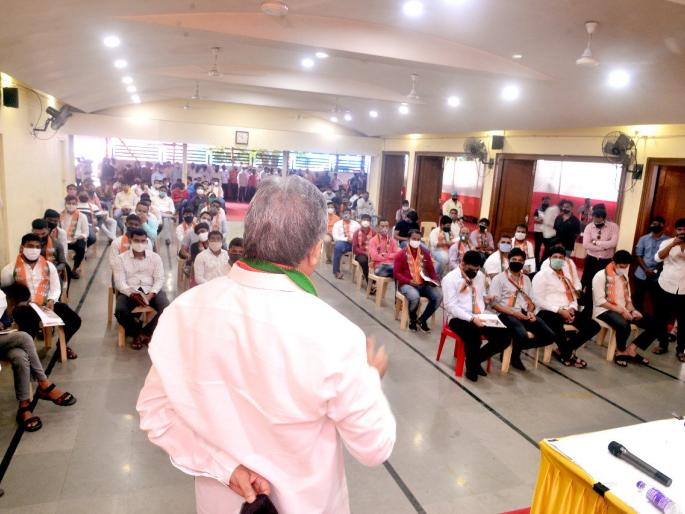 “Don’t Switch off the phone, if someone calls at 3 in the morning, pick it up BJP Chandrakant Patil | “फोन बंद करु नका, काळ कठीण आहे; पहाटे ३ वाजताही कुणी कॉल केला तरी उचला” “Don’t Switch off the phone, if someone calls at 3 in the morning, pick it up BJP Chandrakant Patil | “फोन बंद करु नका, काळ कठीण आहे; पहाटे ३ वाजताही कुणी कॉल केला तरी उचला”