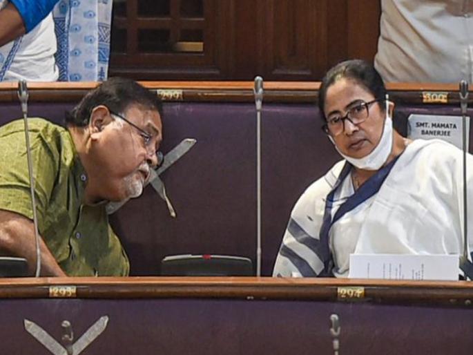 West Bengal Chief Minister and Trinamool Congress president Mamata is in Delhi for the last two days. | पार्थ चॅटर्जी यांच्यामुळे ममता बॅनर्जी माध्यमांपासून दूर?; पंतप्रधान मोदींचीही घेतली दोनवेळा भेट West Bengal Chief Minister and Trinamool Congress president Mamata is in Delhi for the last two days. | पार्थ चॅटर्जी यांच्यामुळे ममता बॅनर्जी माध्यमांपासून दूर?; पंतप्रधान मोदींचीही घेतली दोनवेळा भेट