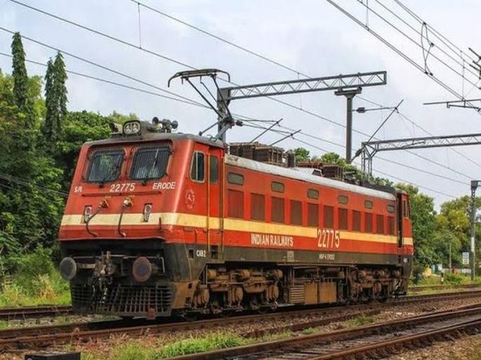 For 60,000, he sold a railway engine worth five crores | ६० हजारांसाठी त्याने पळवले चक्क पाच कोटींचे रेल्वे इंजिन; अधिकाऱ्याविरुद्ध गुन्हा दाखल For 60,000, he sold a railway engine worth five crores | ६० हजारांसाठी त्याने पळवले चक्क पाच कोटींचे रेल्वे इंजिन; अधिकाऱ्याविरुद्ध गुन्हा दाखल