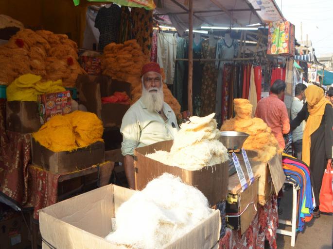 Preparations for Ramzan Eid Purchase of ingredients for Shirkhurma and Shewai begins in markets | Ramzan Eid 2025: ईदसाठी पूर्वतयारीला वेग; बाजारपेठांमध्ये शिरखुर्मा अन् शेवाईसाठी लागणाऱ्या पदार्थांची खरेदी सुरू Preparations for Ramzan Eid Purchase of ingredients for Shirkhurma and Shewai begins in markets | Ramzan Eid 2025: ईदसाठी पूर्वतयारीला वेग; बाजारपेठांमध्ये शिरखुर्मा अन् शेवाईसाठी लागणाऱ्या पदार्थांची खरेदी सुरू