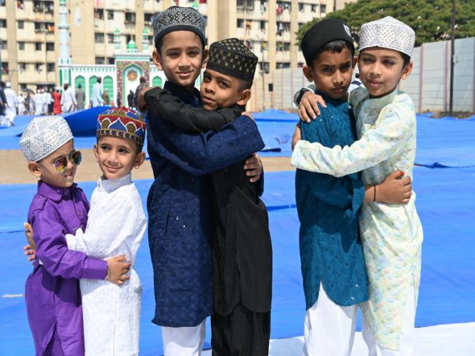 Happy Eid To promote national unity and sense of brotherhood Maulanas appeal, Pimpri in Ramadan spirit | ईद मुबारक! राष्ट्रीय एकात्मता अन् बंधुत्वाची भावना वाढवावी; मौलानांचे आवाहन, पिंपरीत रमजान उत्साहात Happy Eid To promote national unity and sense of brotherhood Maulanas appeal, Pimpri in Ramadan spirit | ईद मुबारक! राष्ट्रीय एकात्मता अन् बंधुत्वाची भावना वाढवावी; मौलानांचे आवाहन, पिंपरीत रमजान उत्साहात