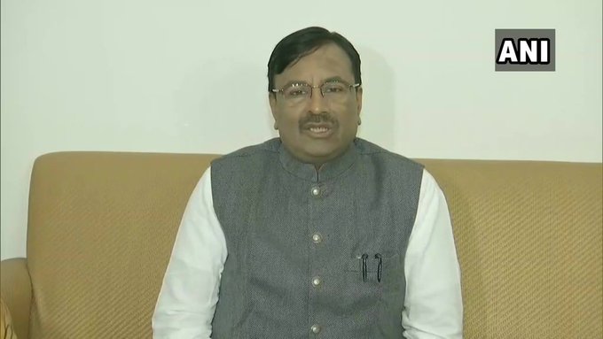 Maharashtra Election 2019: Shiv Sena will be the Chief Minister of Maharashtra; BJP plays 'word game' in 'numbers game' | महाराष्ट्रात शिवसेनेचाच मुख्यमंत्री होईल; 'आकड्यांच्या खेळा'त भाजपाकडून 'शब्दांचा खेळ' Maharashtra Election 2019: Shiv Sena will be the Chief Minister of Maharashtra; BJP plays 'word game' in 'numbers game' | महाराष्ट्रात शिवसेनेचाच मुख्यमंत्री होईल; 'आकड्यांच्या खेळा'त भाजपाकडून 'शब्दांचा खेळ'