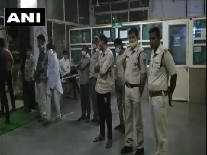 6 killed, 23 injured in farm accident in dhar district madhya pradesh indore | Accident News : शेतमजूरांच्या पीकअप वाहनाचा भीषण अपघात, 6 ठार 23 जखमी