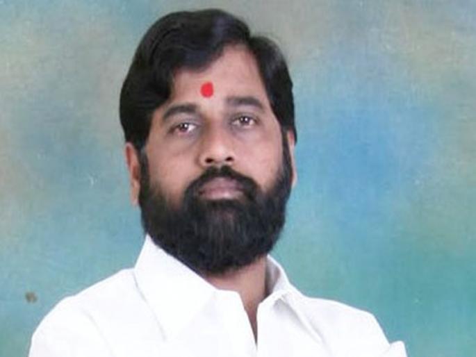 Complete the previously laid road projects and then announce six-fold roads - Eknath Shinde | आधी रखडलेले रस्ते प्रकल्प पूर्ण करा अन् मगच सहा पदरी रस्त्यांची घोषणा करा- राजेश कदम