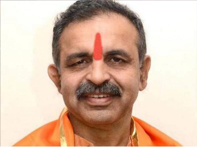 Milind Ekboten and 30 others charged with violating curfew in satara | जमावबंदी आदेश भंग केल्याप्रकरणी मिलिंद एकबोटेंसह ३० जणांवर गुन्हा Milind Ekboten and 30 others charged with violating curfew in satara | जमावबंदी आदेश भंग केल्याप्रकरणी मिलिंद एकबोटेंसह ३० जणांवर गुन्हा