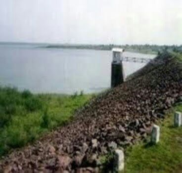 Industries will have to increase the height of the water to provide water. | वाशिम एमआयडीसीतील उद्योगांना पाणी पुरविण्यासाठी वाढवावी लागणार 'एकबूर्जी'ची उंची!