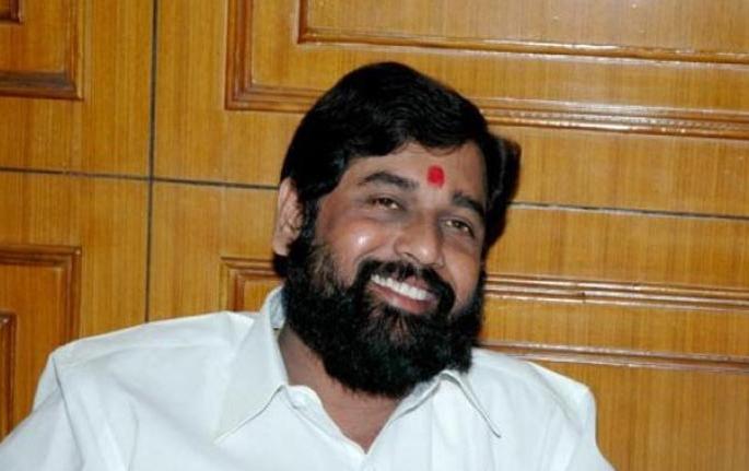 Entry in the 'Shrikant' politics of 'joy' | ‘आनंद’ तिकडे गेल्यानेच ‘श्रीकांत’ची राजकारणात एण्ट्री