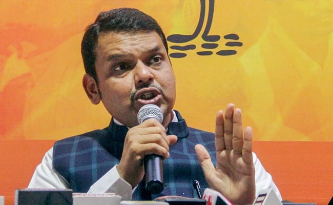 ‘Help farmers leave Tinglatwali’ | ‘टिंगलटवाळी सोडून शेतकऱ्यांना मदत करा’ ‘Help farmers leave Tinglatwali’ | ‘टिंगलटवाळी सोडून शेतकऱ्यांना मदत करा’