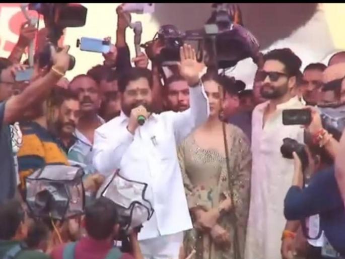 Chief Minister Eknath Shinde Bollywood actress Rakul Preet attended Tembhi Naka Dahihandi festival | टेंभी नाका दहीहंडी उत्सवाला मुख्यमंत्री शिंदे, अभिनेत्री रकुल प्रीतची उपस्थिती Chief Minister Eknath Shinde Bollywood actress Rakul Preet attended Tembhi Naka Dahihandi festival | टेंभी नाका दहीहंडी उत्सवाला मुख्यमंत्री शिंदे, अभिनेत्री रकुल प्रीतची उपस्थिती