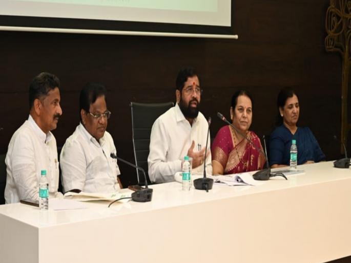 chief minister eknath shinde held officials on edge over Pune flood situation orders to send satisfactory report | पुण्याच्या पूरस्थितीवरून मुख्यमंत्र्यांनी अधिकाऱ्यांना धरले धारेवर; समाधानकारक अहवाल पाठवण्याचे आदेश chief minister eknath shinde held officials on edge over Pune flood situation orders to send satisfactory report | पुण्याच्या पूरस्थितीवरून मुख्यमंत्र्यांनी अधिकाऱ्यांना धरले धारेवर; समाधानकारक अहवाल पाठवण्याचे आदेश