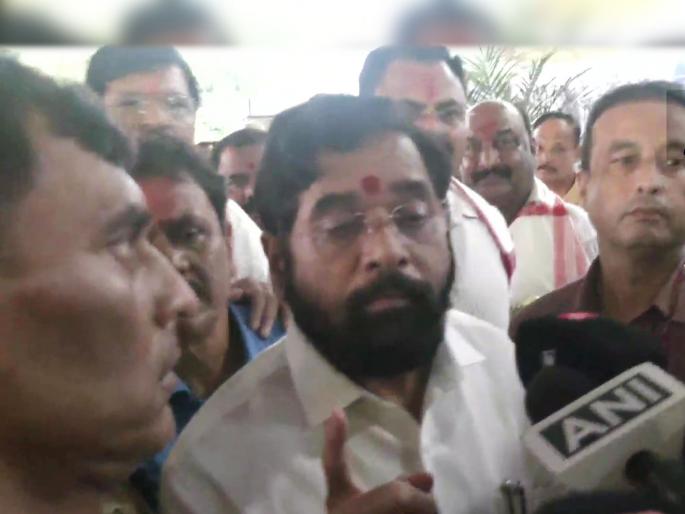 eknath shinde reiteration that we are not rebels we are carrying forward agenda and ideology of balasaheb thackeray | Maharashtra Political Crisis: “बिलकूल!! बाळासाहेबांच्या हिंदुत्वाच्या विचारांचंच सरकार”; एकनाथ शिंदेंनी स्वतः दिले स्पष्ट संकेत eknath shinde reiteration that we are not rebels we are carrying forward agenda and ideology of balasaheb thackeray | Maharashtra Political Crisis: “बिलकूल!! बाळासाहेबांच्या हिंदुत्वाच्या विचारांचंच सरकार”; एकनाथ शिंदेंनी स्वतः दिले स्पष्ट संकेत