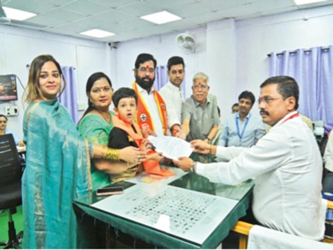 Maharashtra Assembly Election 2024 : Chief Minister Eknath Shinde has filled the nomination form 'Mahayuti will win the match of Vidhansabha' | ‘विधानसभेची मॅच महायुती जिंकणार’, मुख्यमंत्री एकनाथ शिंदे यांनी भरला उमेदवारी अर्ज Maharashtra Assembly Election 2024 : Chief Minister Eknath Shinde has filled the nomination form 'Mahayuti will win the match of Vidhansabha' | ‘विधानसभेची मॅच महायुती जिंकणार’, मुख्यमंत्री एकनाथ शिंदे यांनी भरला उमेदवारी अर्ज